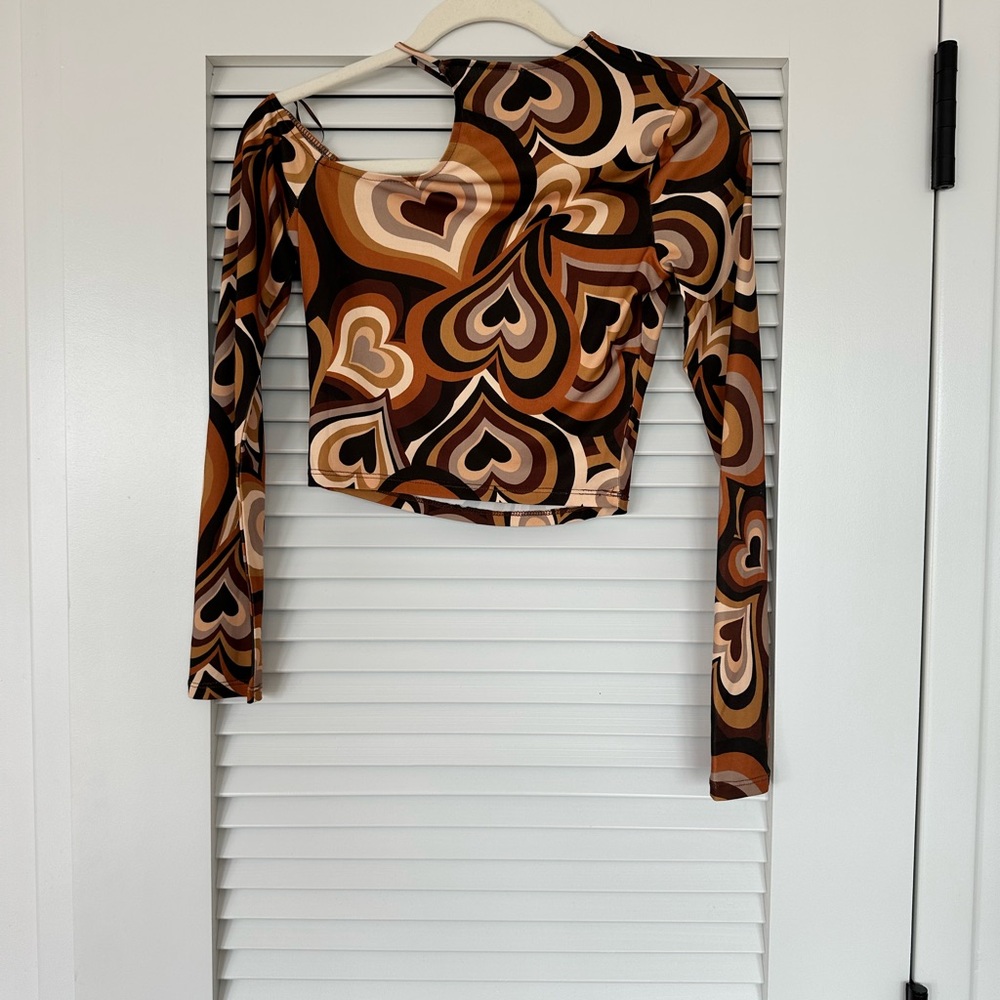 Brown and Cream Heart Patterned Long Sleeve Top - Picture 2 of 2